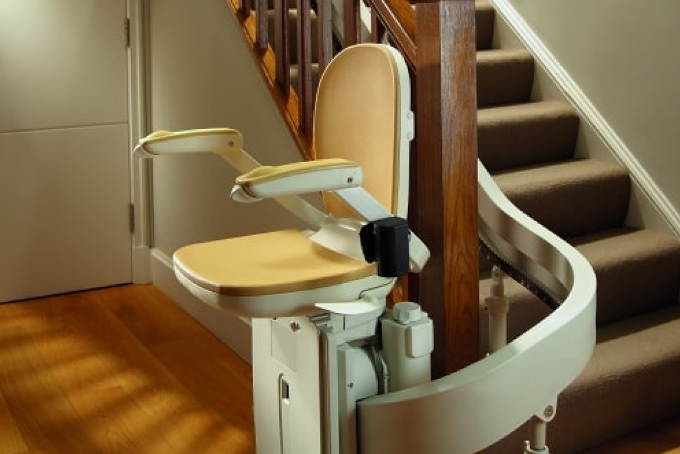 curved lift chair